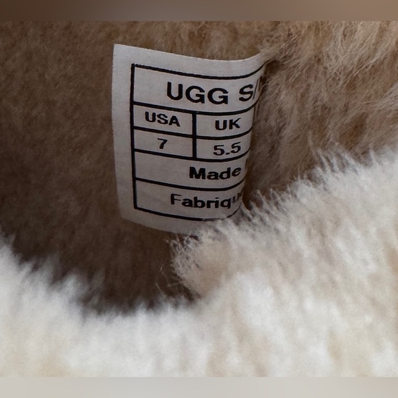 UGG Classic Tall Boot in Chestnut. Preloved. Size 7. Very Good Condition. - Picture 9 of 11